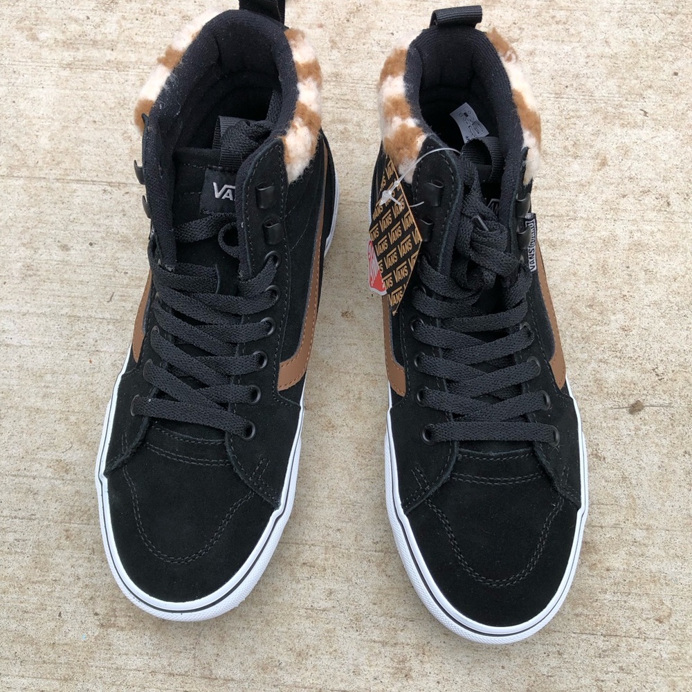 NWT NWB Vans Women size 8 fur black - Picture 4 of 14